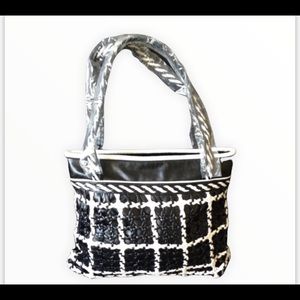 🔴Black/White Woven Look Handbag